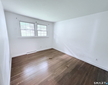 43 Meadowbrook Road - Photo Thumbnail 7