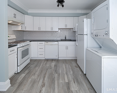 240 Sunnyridge Avenue - Photo Thumbnail 7