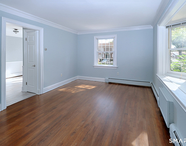 240 Sunnyridge Avenue - Photo Thumbnail 4