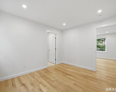 68 Gregory Boulevard - Photo Thumbnail 4
