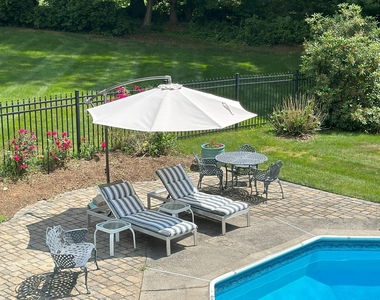 11 Van Campen Lane - Photo Thumbnail 6