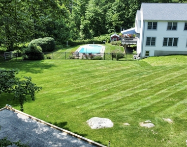 11 Van Campen Lane - Photo Thumbnail 11