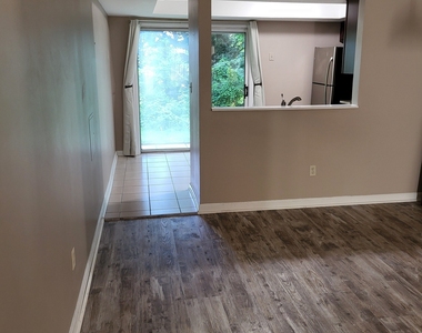 4 Manorwood Drive - Photo Thumbnail 6