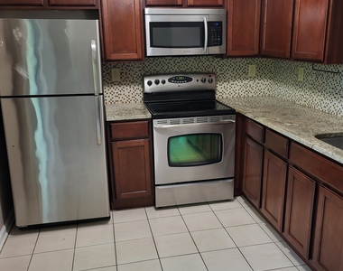 4 Manorwood Drive - Photo Thumbnail 2