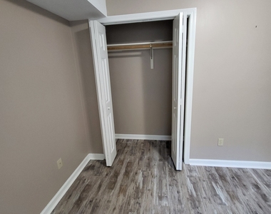4 Manorwood Drive - Photo Thumbnail 15