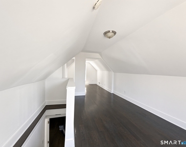 451 Hollister Avenue - Photo Thumbnail 13