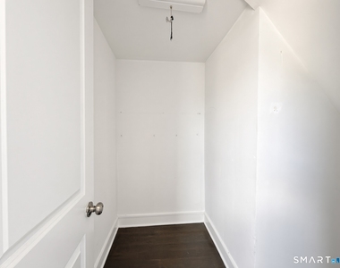 451 Hollister Avenue - Photo Thumbnail 11