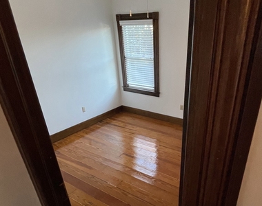 39 Pearl Street - Photo Thumbnail 12