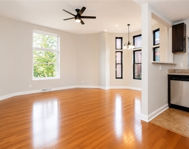 735 N Highland Ave - Photo Thumbnail 6