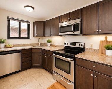 735 N Highland Ave - Photo Thumbnail 27