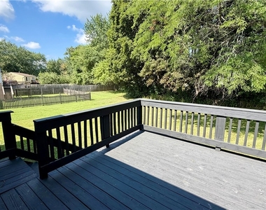 104 Finwood Drive - Photo Thumbnail 16