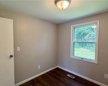 104 Finwood Drive - Photo Thumbnail 23
