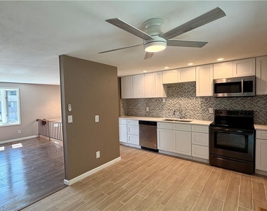 104 Finwood Drive - Photo Thumbnail 11