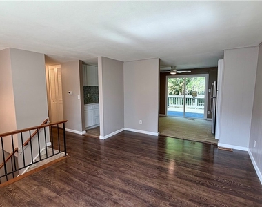 104 Finwood Drive - Photo Thumbnail 9