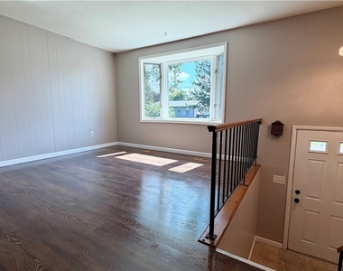 104 Finwood Drive - Photo Thumbnail 8