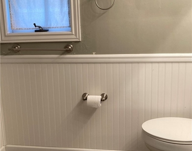 8876 Maple Drive - Photo Thumbnail 4