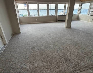 8876 Maple Drive - Photo Thumbnail 6