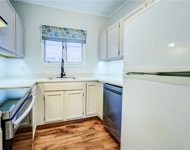 190 Dartmouth Street - Photo Thumbnail 8