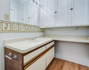 190 Dartmouth Street - Photo Thumbnail 12