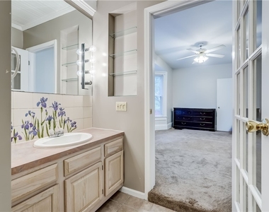 190 Dartmouth Street - Photo Thumbnail 16