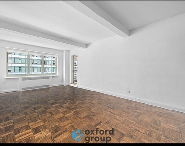 East 27th Street - Photo Thumbnail 1