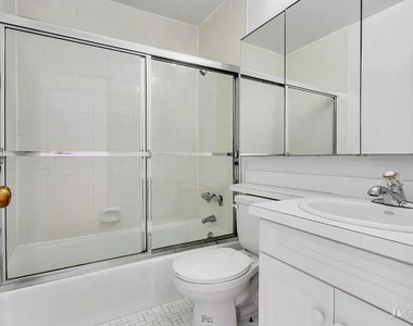 365 West 52nd Street and 9th Avenue - Photo Thumbnail 6