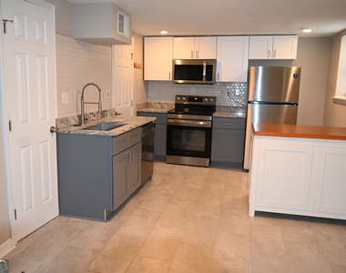 1923 Thompson Avenue - Photo Thumbnail 21