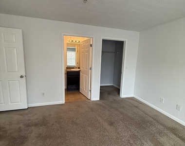 10201 Fairington Ridge Circle - Photo Thumbnail 11