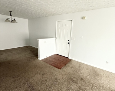 10201 Fairington Ridge Circle - Photo Thumbnail 3