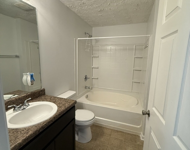 10201 Fairington Ridge Circle - Photo Thumbnail 14