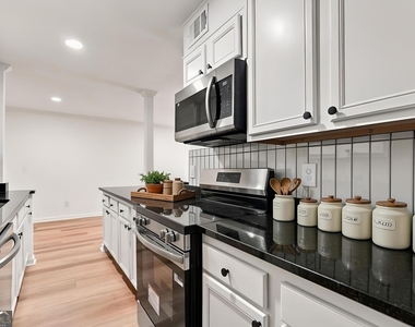 5095 Roswell Road - Photo Thumbnail 4