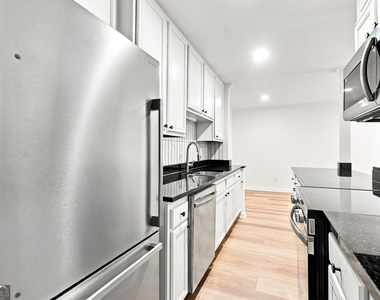 5095 Roswell Road - Photo Thumbnail 5