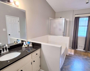 1142 Riverside Trace - Photo Thumbnail 12