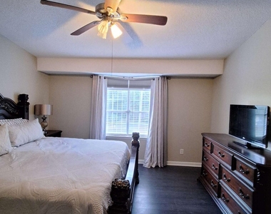 1142 Riverside Trace - Photo Thumbnail 11