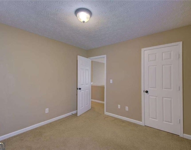 2820 Northcliff Drive - Photo Thumbnail 13