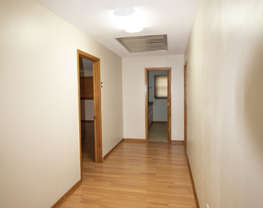 111 Ashley Lane - Photo Thumbnail 7