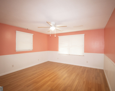 111 Ashley Lane - Photo Thumbnail 12