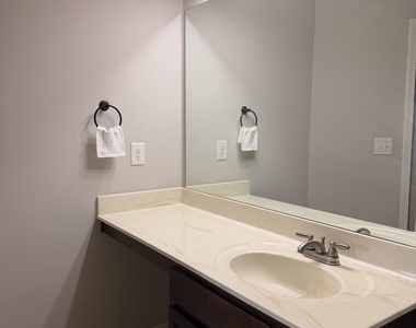 559 Madison Park Drive - Photo Thumbnail 37