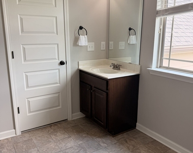 559 Madison Park Drive - Photo Thumbnail 5