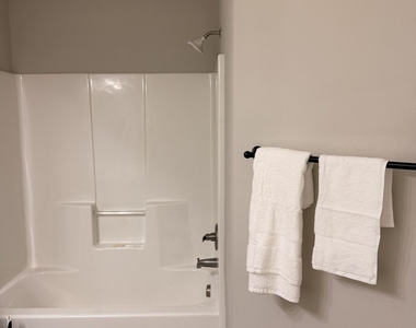 559 Madison Park Drive - Photo Thumbnail 34