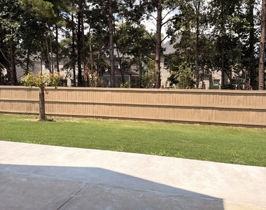 559 Madison Park Drive - Photo Thumbnail 16