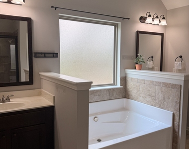 559 Madison Park Drive - Photo Thumbnail 30