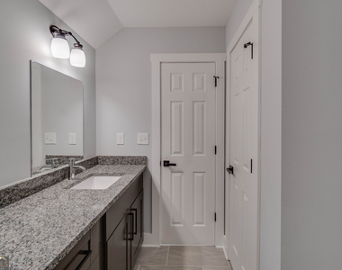 2389 A Highpoint Road - Photo Thumbnail 14