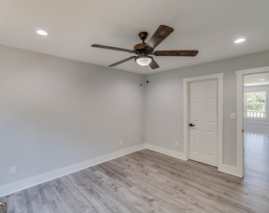 2389 A Highpoint Road - Photo Thumbnail 9