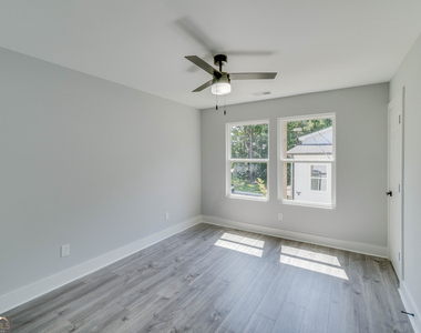 2389 A Highpoint Road - Photo Thumbnail 19