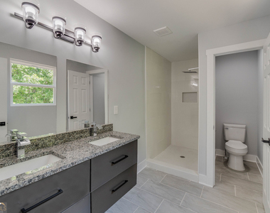 2389 A Highpoint Road - Photo Thumbnail 11