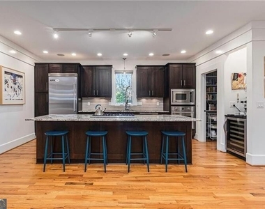 623 Ansley Street - Photo Thumbnail 8