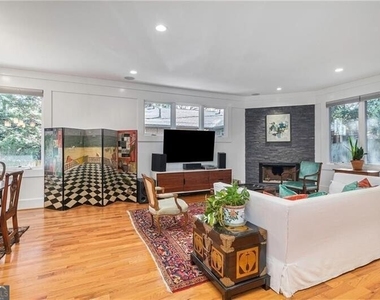 623 Ansley Street - Photo Thumbnail 5