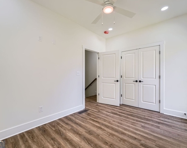 1351 Brewster Street - Photo Thumbnail 9