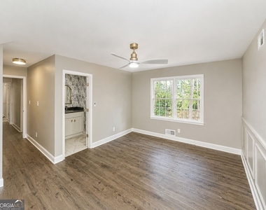 4521 S Roberts Drive - Photo Thumbnail 12